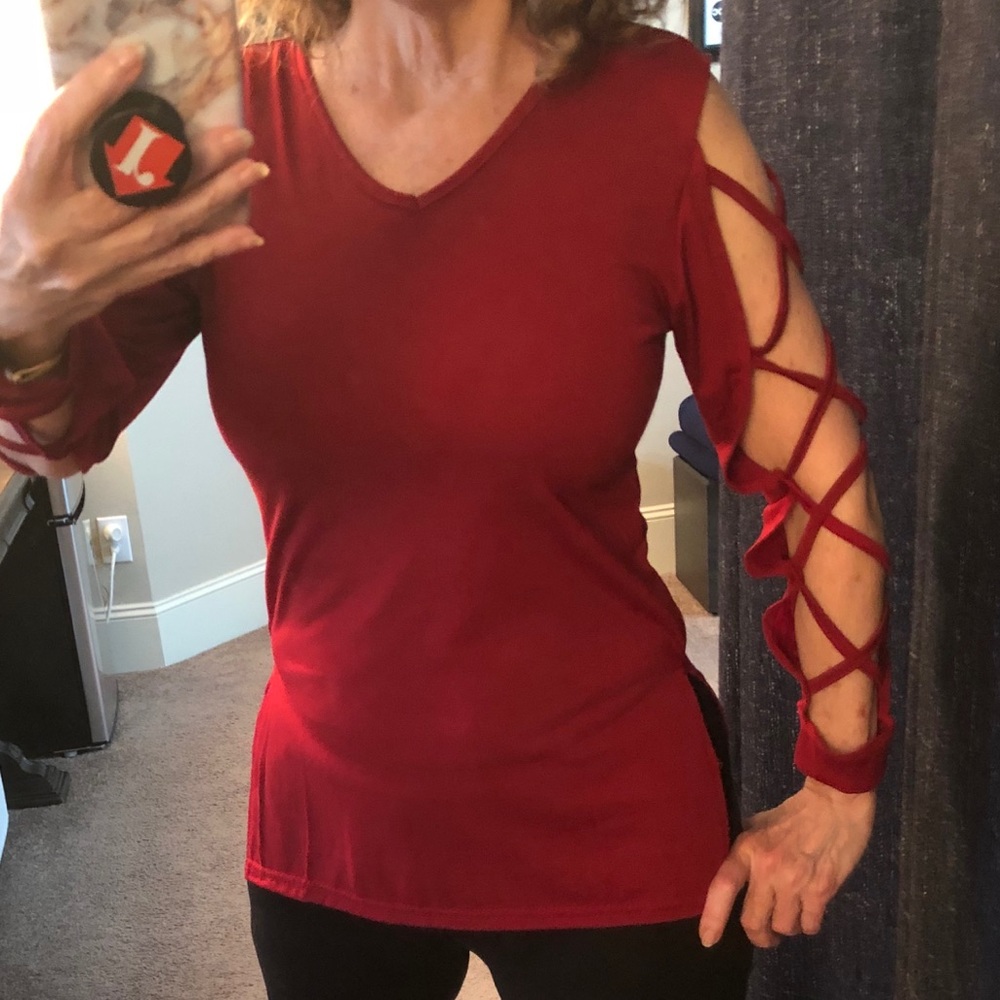 Deep red knit high low tunic w open work on arms